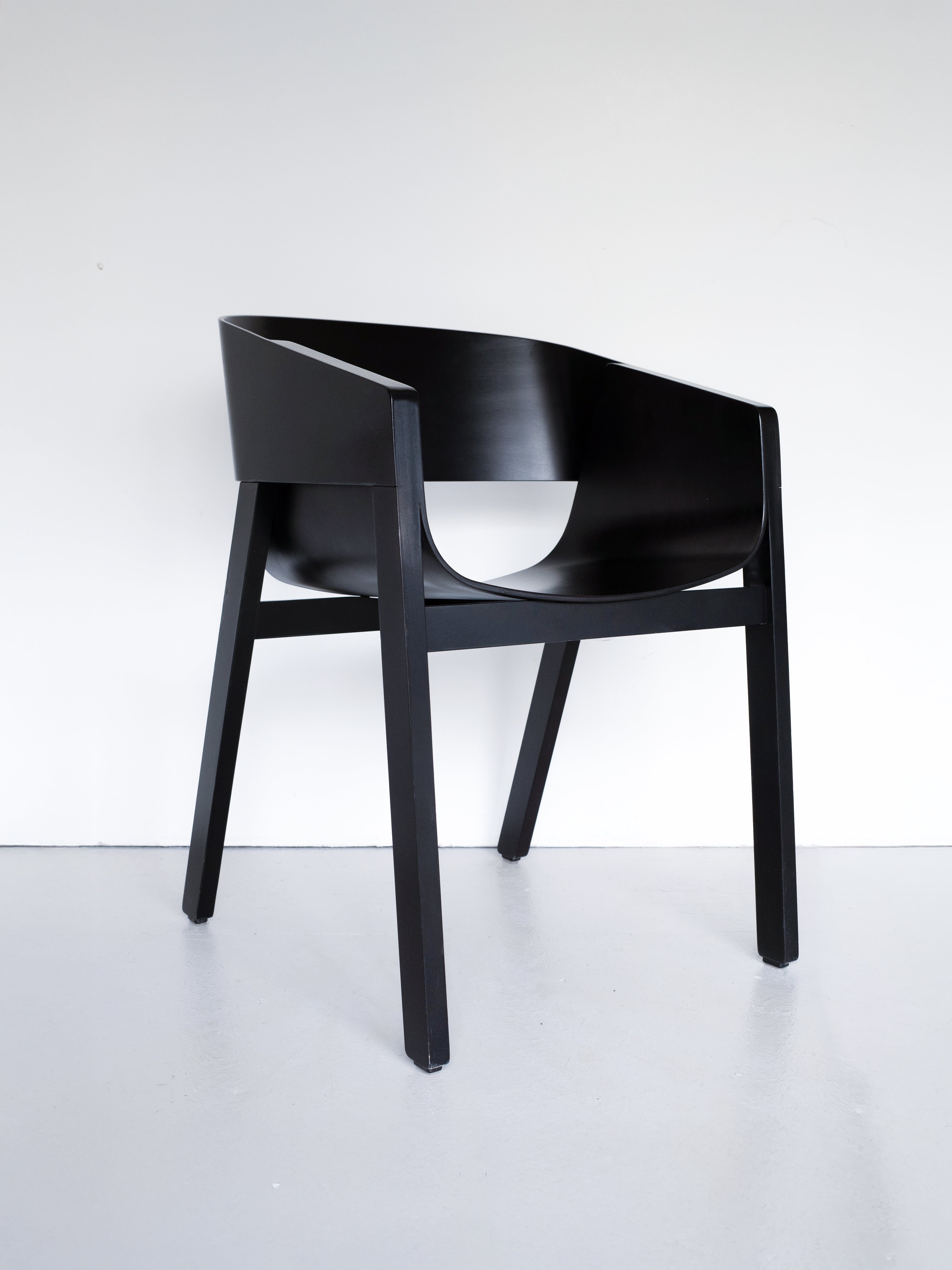TON社 ダイニングチェア Alex Gufler ブラック　黒　BLACK Ton Merano Armchair, Alexander Gufler – neue