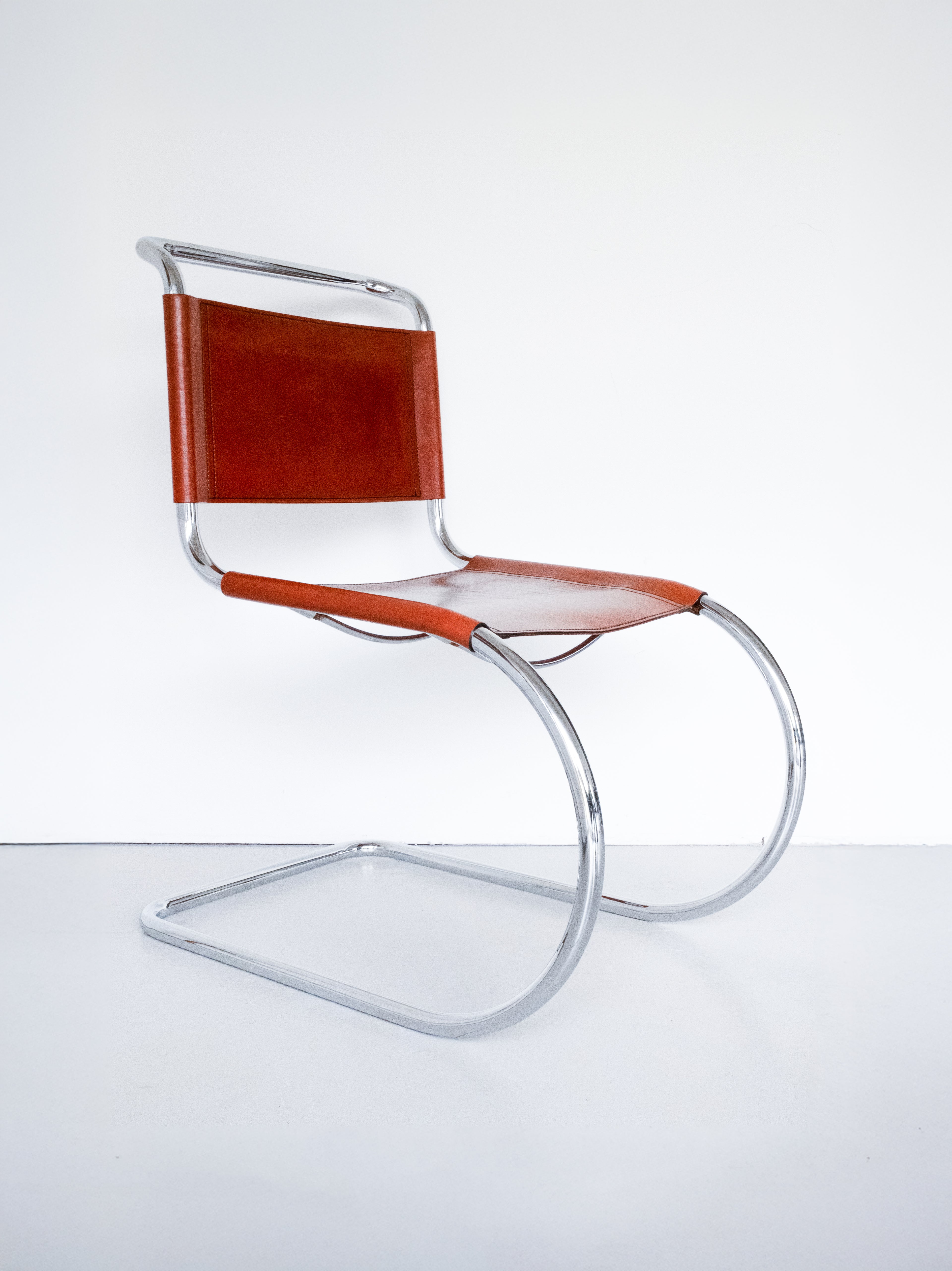 MR10 cantilever chair by Mies van der Rohe for Fasem, chrome tubular frame, 3/4 profile