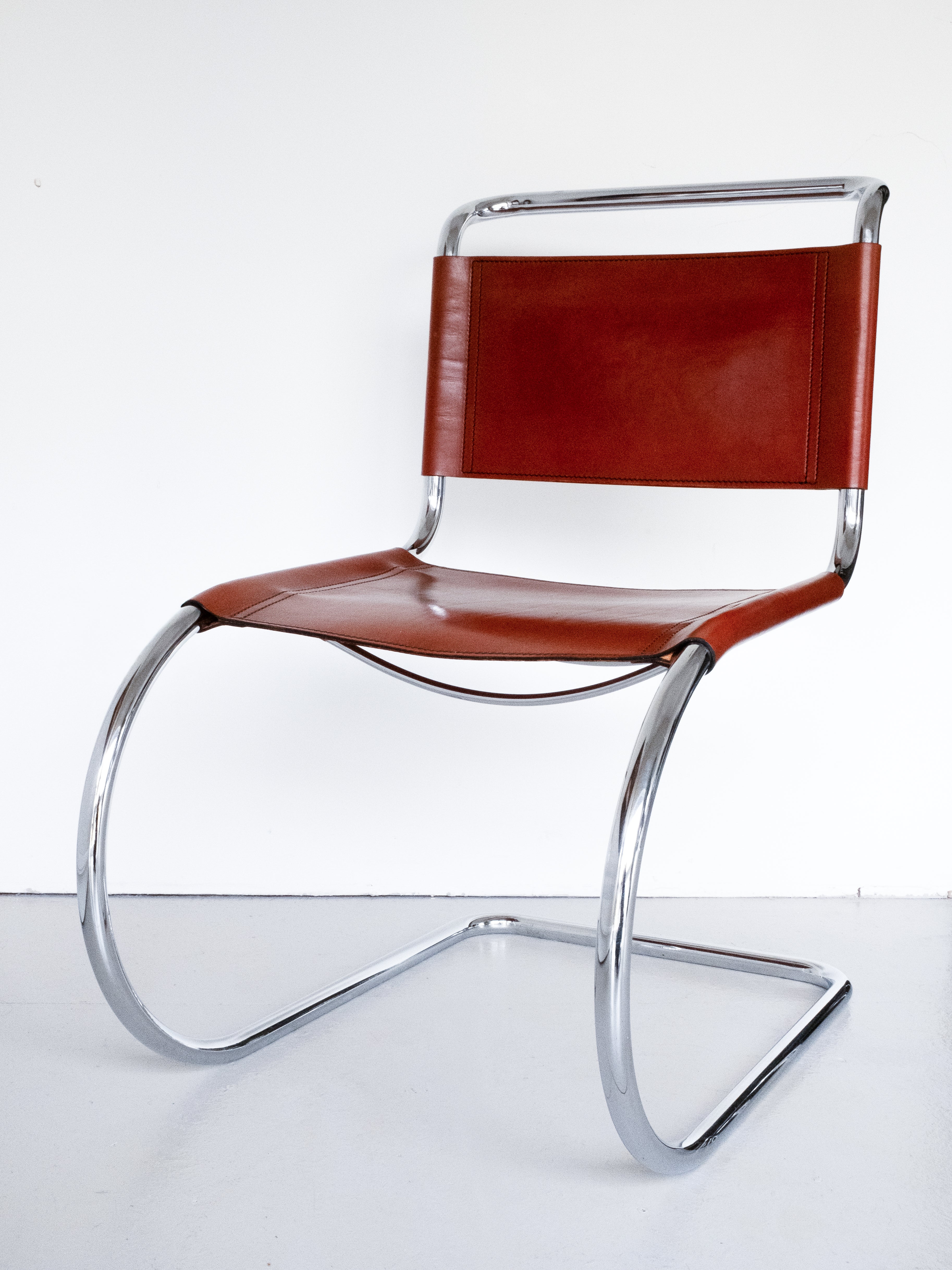 MR10 cantilever chair by Mies van der Rohe for Fasem, chrome tubular frame, 3/4 side profile