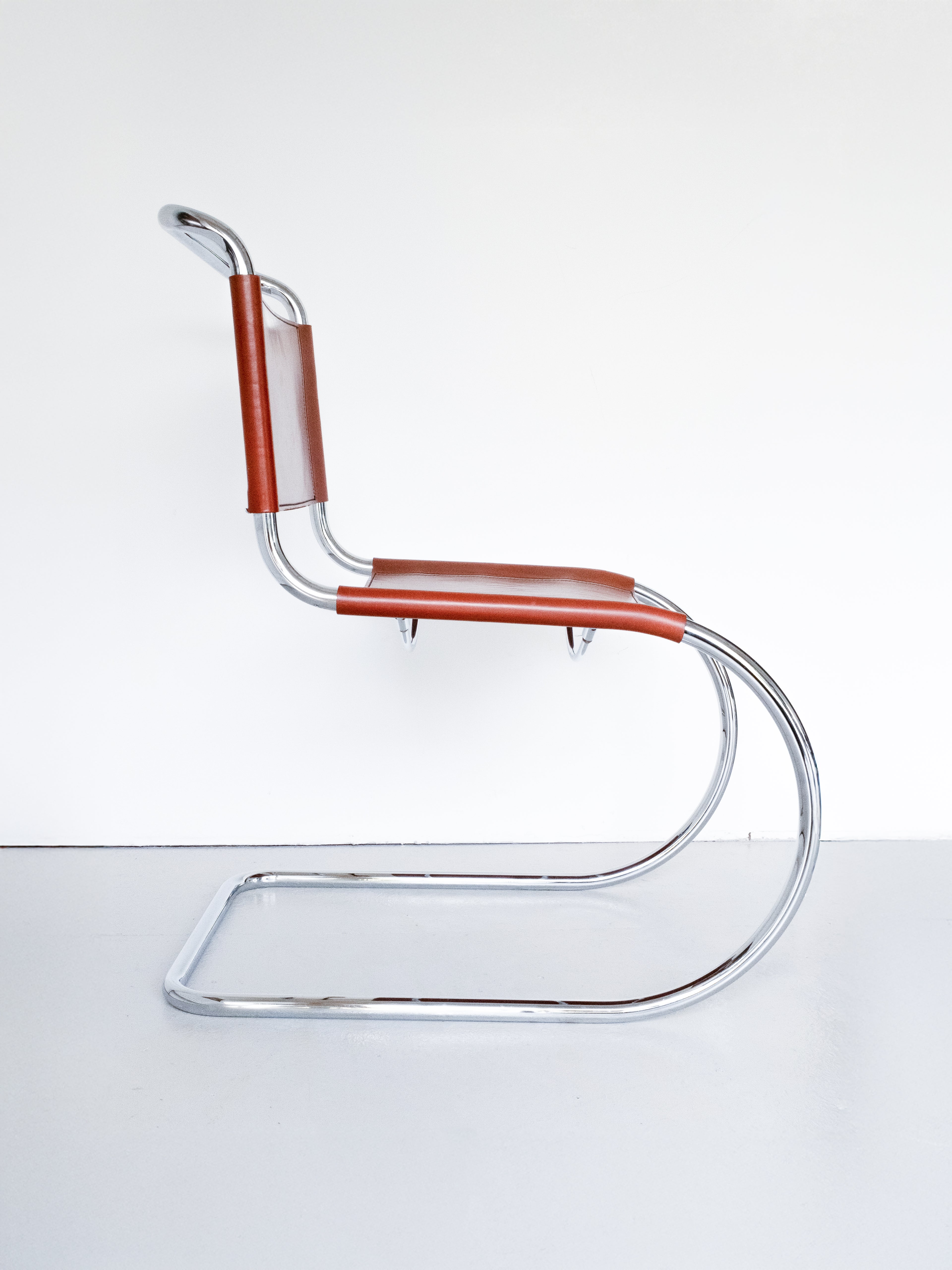 MR10 cantilever chair by Mies van der Rohe for Fasem, chrome tubular frame, side profile